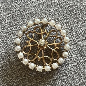 Avon Fine Jewelry 14K Gold Rare Vintage 20 Pearl Single Diamond Brooch/Pin - Picture 1 of 8