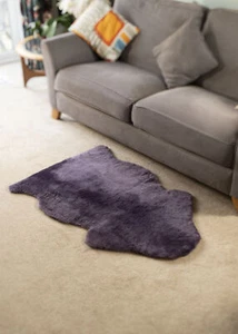 Alfombra genuina de piel de oveja púrpura oscuro 100 % piel de cordero premium de América del Norte - Imagen 1 de 2