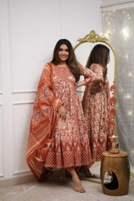 Conjunto de mujer india Palazzo Kurta regalo para ella algodón Salwar Kameez listo para usar Foto 1 de 4