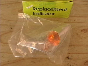 PEUGEOT SPEEDFIGHT 50 100 1997-08 FRONT LEFT INDICATOR LAMP CLEAR & AMBER LENS - Picture 1 of 2