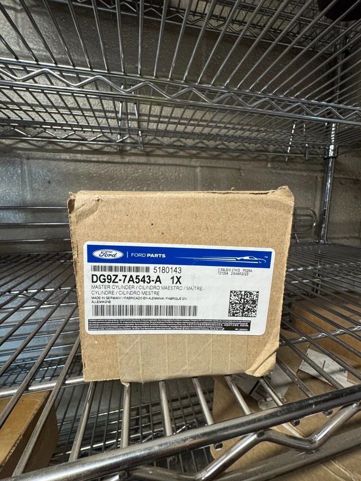 Genuine Ford Master Cylinder DG9Z-7A543-A - Image 1 of 1