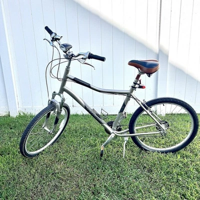 Specialized Expedition Hybrid Comfort Bike XL Frame Wheel Size 26” Pick Up Only - Image 1 of 4