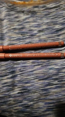 Essence Lip Pencil Bold - Image 1 of 4