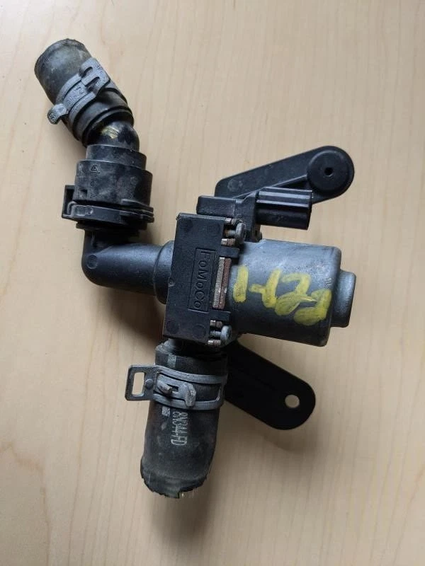 2013-2014 Ford Escape 1.6L Water Coolent Pump OEM - Image 1 of 2