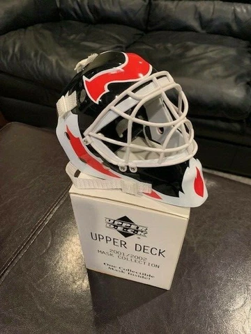 RARE LIMITED 2001-2002 UPPER DECK MINI MASK MARTIN BRODEUR NEW JERSEY DEVILS Cover