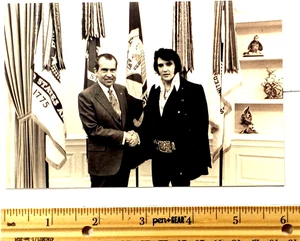 Vintage 4"×6" Medium Postcard Nixon and Elvis at White House December 21,1970 - Picture 1 of 2