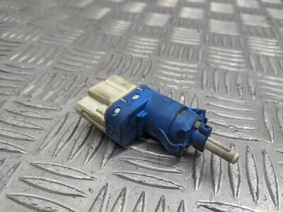 Тормозной переключатель Ford Focus Ghia Mk2 2007 3m5t-9c872 - Изображение 1 из 4