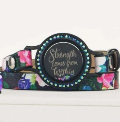 Medallón Origami Owl mediano negro Scarabaeus cristal torcido envolvente, nuevo, ver detalles Foto 1 de 3