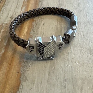 Preowned Attack On Titan/Shingeki no Kyojin Wings of Freedom Anime Bracelet - Picture 1 of 9