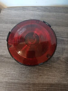 (1) REFLECT-O-LITE 410-450 PLASTIC TAILLIGHT AIST 71 - Picture 1 of 3