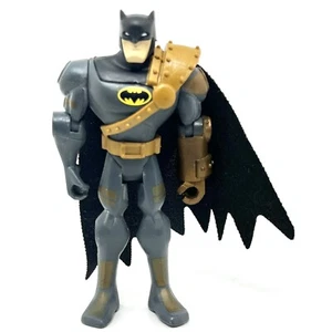 2009 Batman Brave and the Bold Crusher Cuffs Batman 5” Action Figure Mattel - Picture 1 of 3