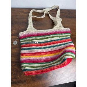 The Sak gehäkelte Schultertasche Regenbogen Streifen Boho Handtasche mit Logo Anhänger - Bild 1 von 11