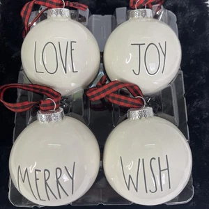 Rae Dunn von Magenta Keramikkugel weiß Ornamente Merry Love Wish Joy Neu im Karton - Bild 1 von 6