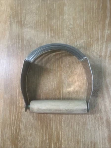 Vintage A & J Ekco USA Pastry Dough Blender Cutter Wood Handle Kitchen Utensil - Picture 1 of 5