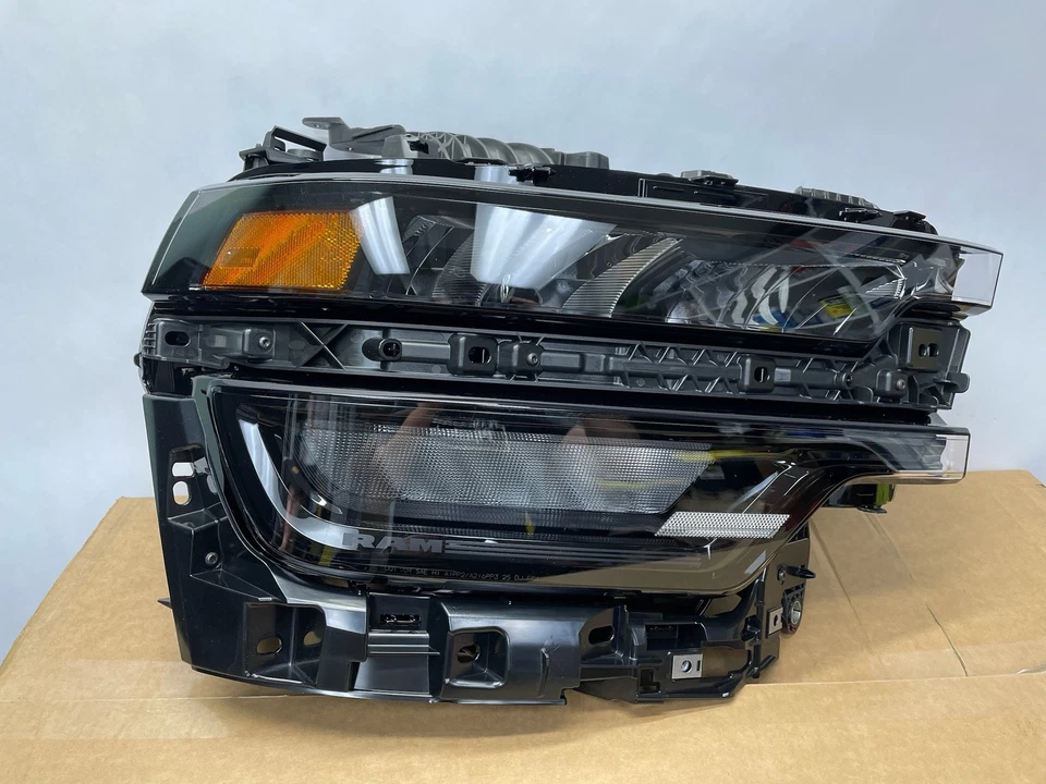 НОВЫЙ! Светодиодная пассажирская фара 2025–2026 Dodge RAM 2500 3500 MOPAR 68592398AD - Изображение 1 из 4