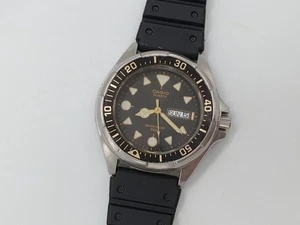 Reloj Casio MD-502 vintage para hombre con correa de goma negra - Imagen 1 de 7