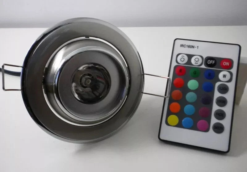 Faretto incasso luce led rgb cromoterapia 16 colori 4 giochi luce 3w foro 6cm - Immagine 1 di 1