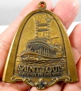 vintage St. Louis Gateway To The West Missouri steamboat souvenir metal pendant - Picture 1 of 4