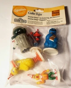 VIntage Wilton Sesame Street Cake toppers-5 pieces 1980s Vintage Plastic Topper - Picture 1 of 9