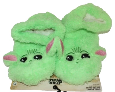 New  M/L 8-10 Fuzzy Babba Slipper Socks Star Wars Mandalorian Baby Yoda - Image 1 of 2