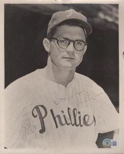 EARL TORGESON PHILLIES PERSONALIZED RARE SIGNED 8X10 BECKETT BK57015 - Picture 1 of 2