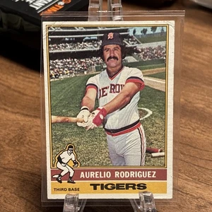 1976 Topps Aurelio Rodriguez Detroit Tigers #267 EX/NM - Picture 1 of 2