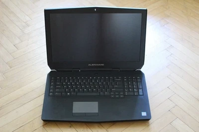 DELL Alienware 17 R3 i7-6700HQ 16GB DDR4 no HDD NVIDIA GTX970 3GB - faulty MB - Bild 1 von 4