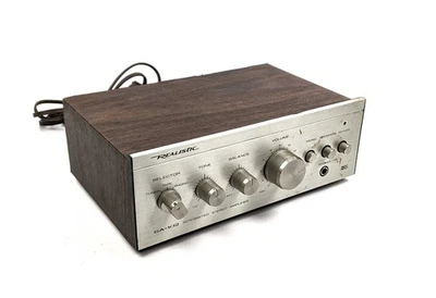 Amplificador estéreo integrado realista vintage SA-102 RS modelo 31-1963 funcionando Foto 1 de 4