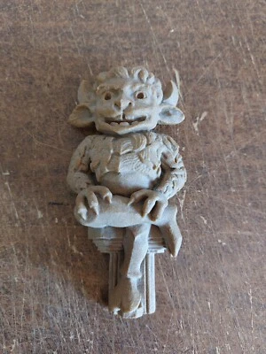 Vintage Stone Lincoln Imp Irish Ireland Wall Hanging - Image 1 of 4