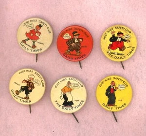 1930 ~ JUST KIDS SAFETY CLUB ~ THE DAILY TIMES ~ PINBACK LOT - Bild 1 von 2
