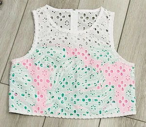 Top recortado Ayana rosa/verde con superposición de ojales Lily Pulitzer para niñas talla 16 - Imagen 1 de 5