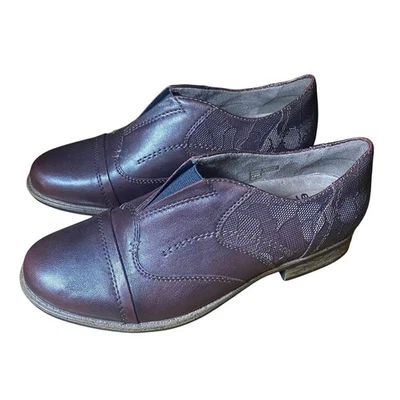 Earth Banyan 一脚蹬牛津皮革纹理细节休闲鞋女式 10 — 第 1/4 张图片