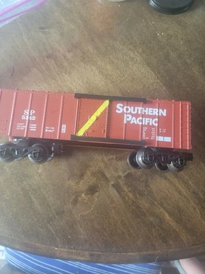 K-Line	K-5142	SP Tuscan Boxcar Yellow Stripe Door LN C8  - Image 1 of 4