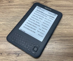 Amazon Kindle Keyboard WLAN & 3G - mit 1900+ Büchern - schlechte Akkulaufzeit - Bild 1 von 13