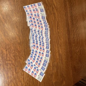 QTY 25 2017 2018 USPS US FLAG BOOKLET 20 FOREVER STAMPS Unused 25 sheets of 20 - Picture 1 of 5