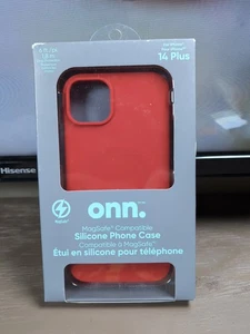 ONN. MagSafe Compatible Silicone Phone Case iPhone 14 Plus - MagSafe - Photo 1 sur 8