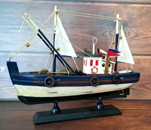 MODELLINO BARCA DA PESCA MARE DEL NORD in LEGNO ARREDO MARINO MOTOPESCA Cm. 24 - Foto 1 di 4