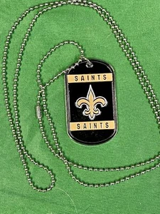 NFL New Orleans Saints Dog Tag Pendant Necklace NWT - Imagen 1 de 4