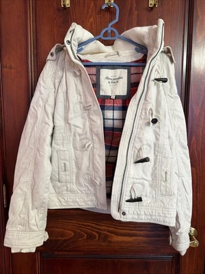 NUEVA Chaqueta de Invierno Vintage Y2K Abercrombie & Fitch Capucha de Piel Blanca para Mujer’s S Foto 1 de 4