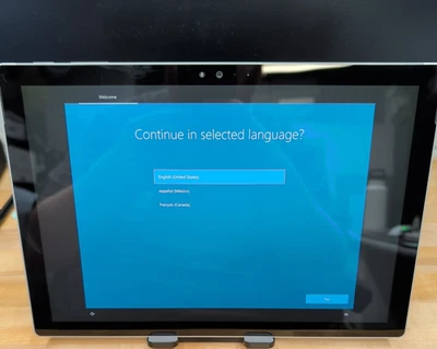 Microsoft Surface Pro 4 12.3inch (256GB SSD Intel Core i5 2.4GHz 8GB... - Image 1 of 4