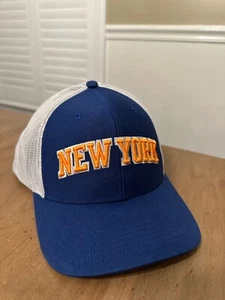 Gorra gorra New York Knicks 47 marca para hombre camionero espalda a presión NUEVA NBA deletreada - Imagen 1 de 5