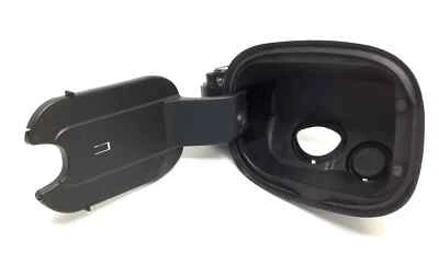 19-24 SILVERADO 1500 5'8" BED GAS FUEL DOOR TANK FILLER PIPE HOUSING 84745940 - Image 1 of 4