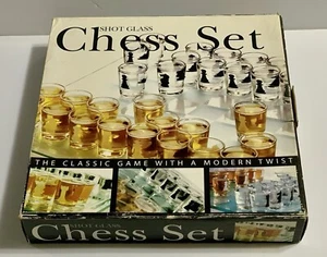 In-Box Shot Glass 35cm X 35cm 32 Glass Chess Set  - Imagen 1 de 7