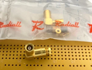 Female SMC Connector 50Ω RG174 Cable Right Angle Radiall R112165000 Multi Qty - Picture 1 of 4