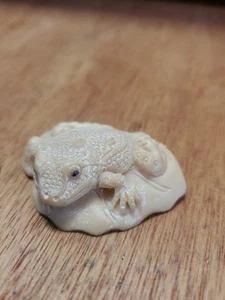 Frosch, handgeschnitzt aus Muschel GS744 - Bild 1 von 5
