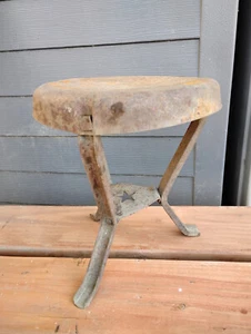 Antique Vintage Rustic Heavy Duty 3 Leg Metal Milking Stool w/ Star Cut Out - Picture 1 of 5