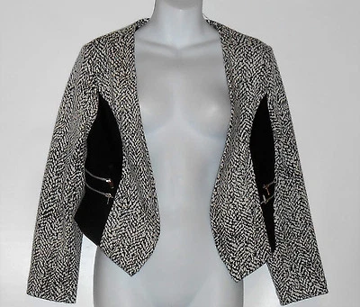 Chaqueta corta Metaphor para damas Jacquard frente abierto blanco y negro S precio de venta sugerido por el fabricante 60,00 USD Foto 1 de 2