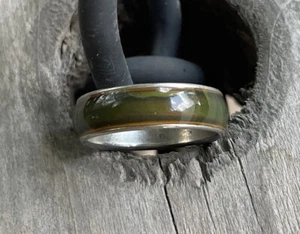 ✅Talla 7 Hombre Mujer Unisex Tono Plata Metal Anillo Banda 5mm con Piedra Sintética Verde - Imagen 1 de 8