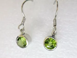 Peridot Dangle Earrings / 925 Sterling Silver / 1 inch long / 1.78 cts - Picture 1 of 4