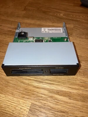 Northstar Multi-Card Reader/Writer Schwarz USB 2.0 5, 1/4"-Einbau 20-in-1 - Bild 1 von 2